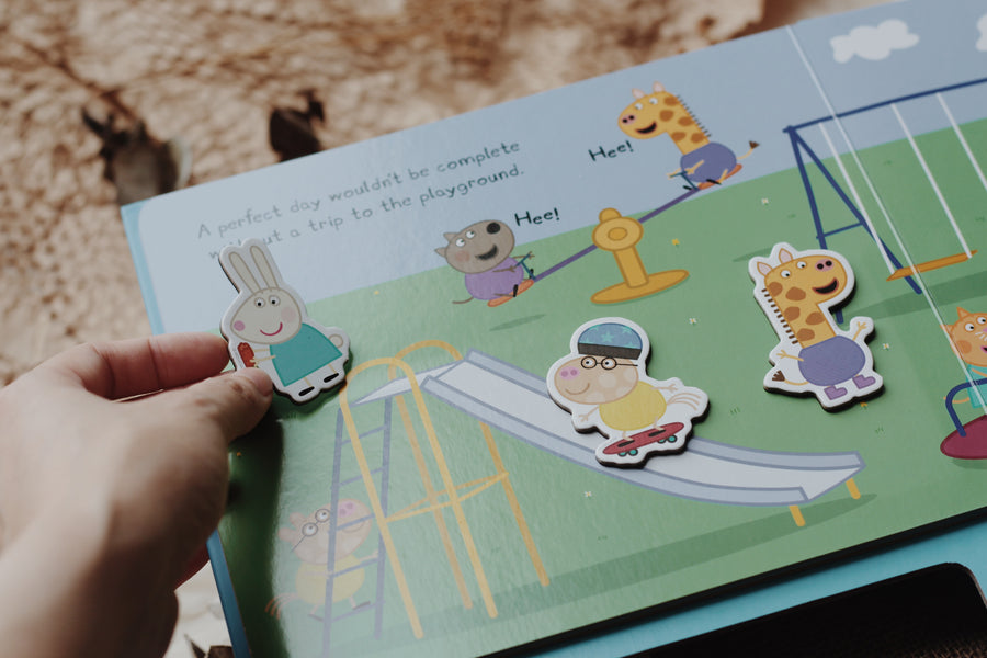 Peppa Pig: Peppa's Best Day Ever Magnet Book